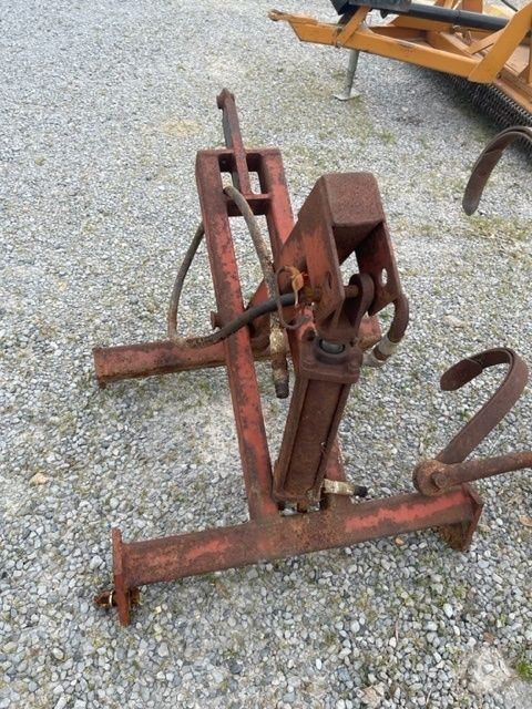 3 PT HITCH HYDRAULIC ASSIST